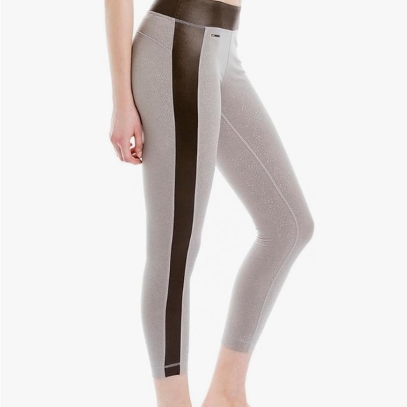 LOLE Leggings (SMALL) BRAND NEW w/ tag!!! ๐ฉท๐๐ปโโ๏ธ๐โโ๏ธ๐๐ฝโโ๏ธ๐๐พโโ๏ธ๐๐ฟโโ๏ธ - Picture 2 of 6